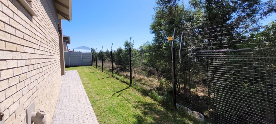 3 Bedroom Property for Sale in Mooikloof Country Estate Western Cape